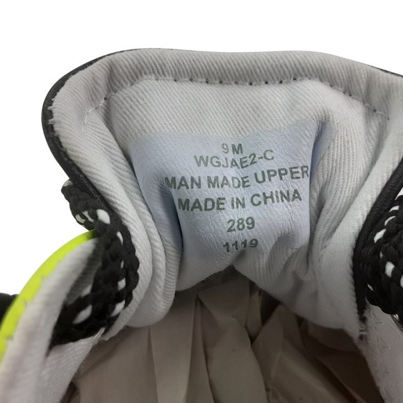 Guess Los Angeles Women's Size 9 Fashion Sneaker - Picture 2 of 13